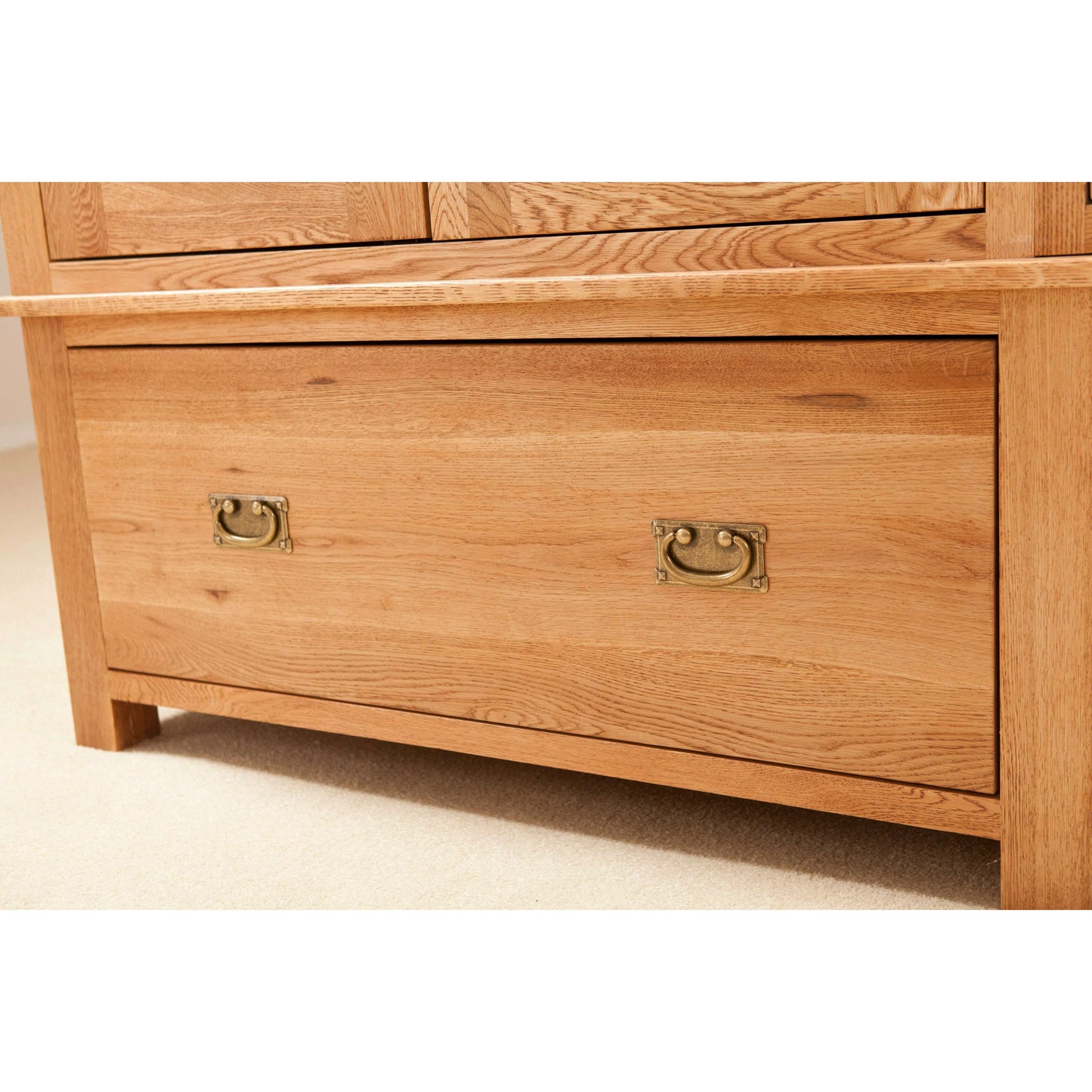 country-oak-range---triple-wardrobe-with-drawers-8