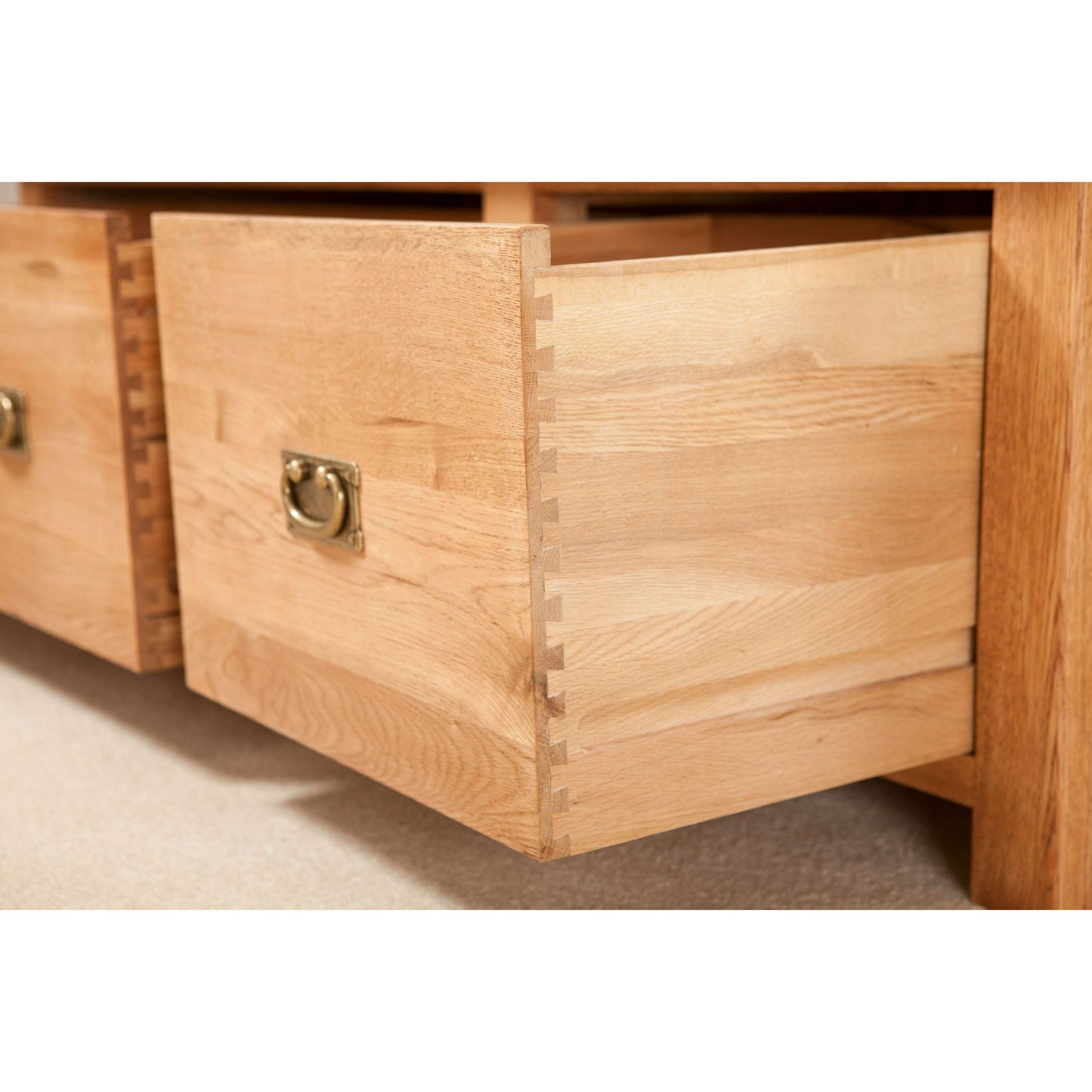 country-oak-range---triple-wardrobe-with-drawers-7