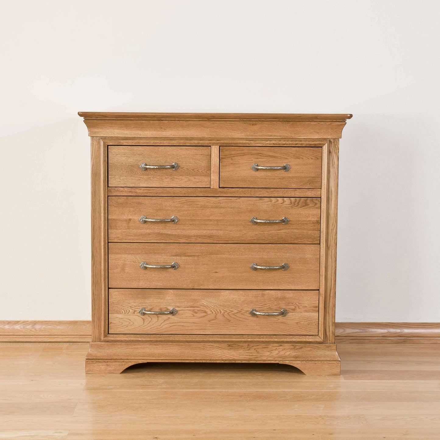 french-farmhouse-oak-range---3-2-chest-of-drawers-4
