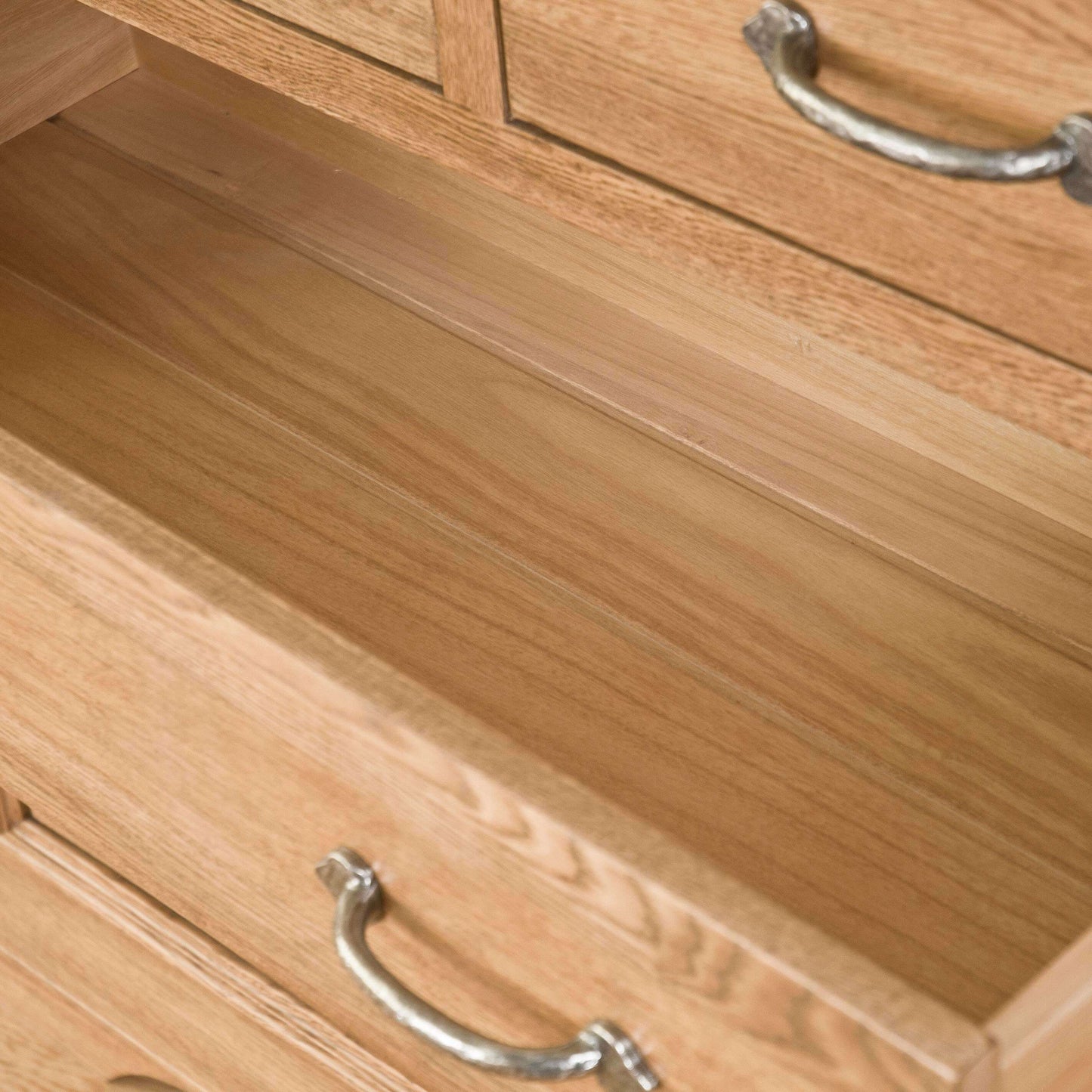french-farmhouse-oak-range---3-2-chest-of-drawers-7