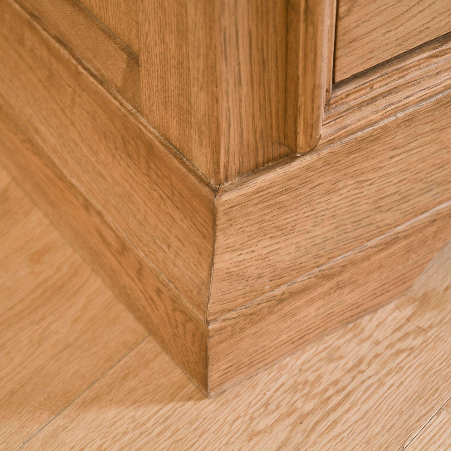 french-farmhouse-oak-range---3-2-chest-of-drawers-8