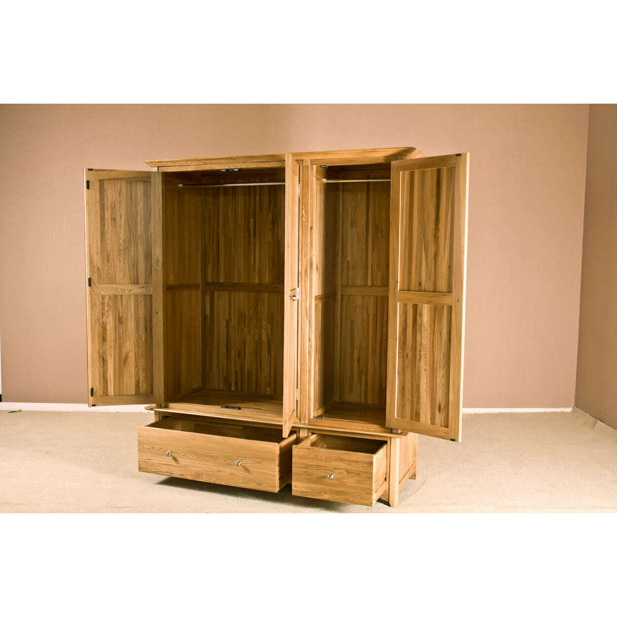 modern-oak-range---triple-wardrobe-with-drawers-4