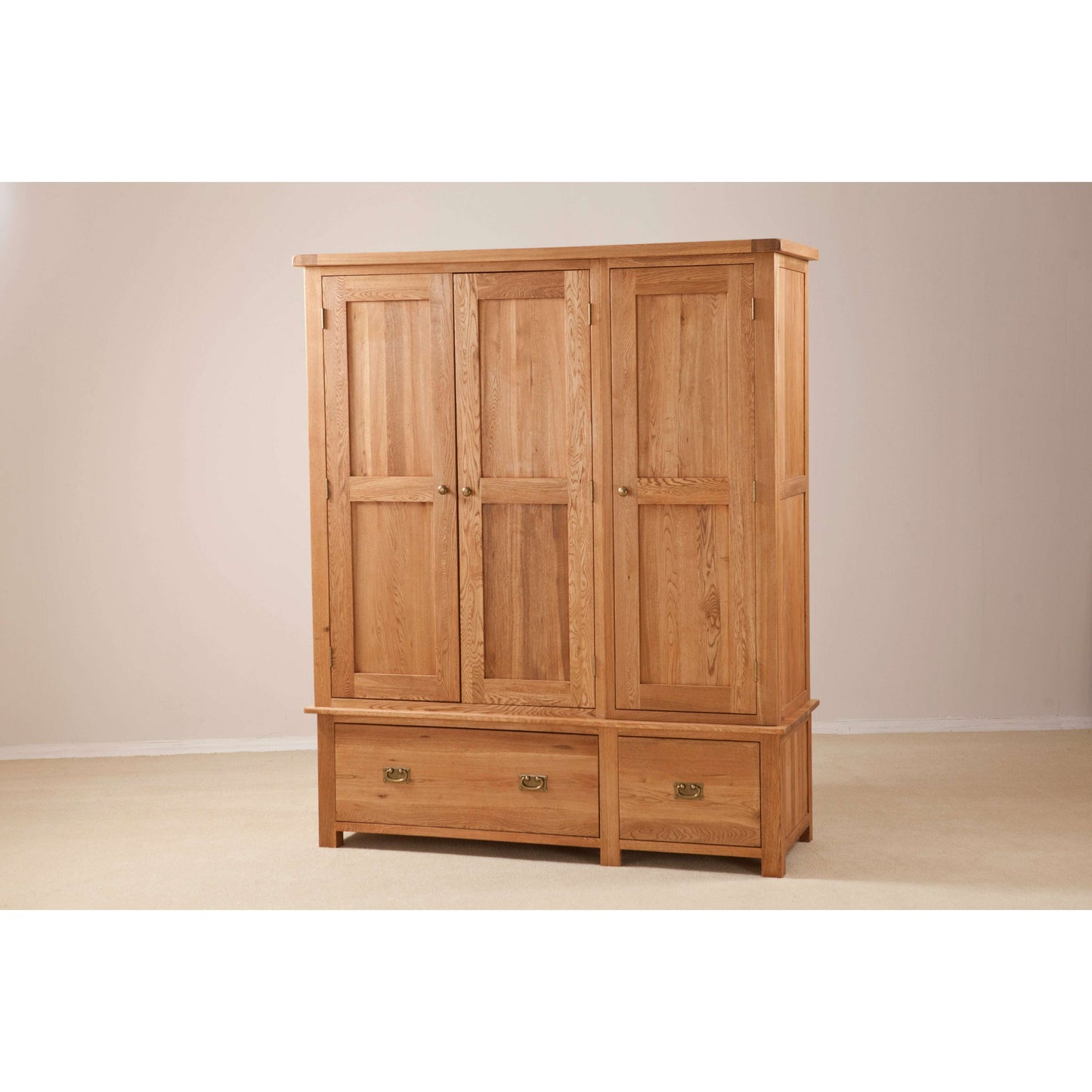 country-oak-range---triple-wardrobe-with-drawers-11